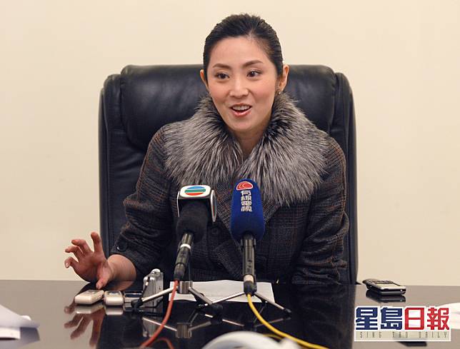 之後加入了無線，拍過多部劇集例如《新上海灘》 、《妙手仁心》以及《騙中傳奇》等。